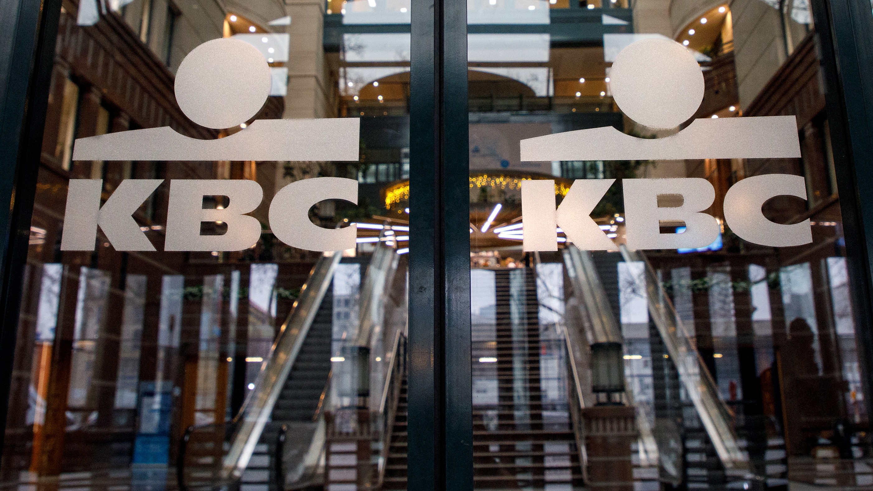 Belgian bank KBC expands into crypto trading